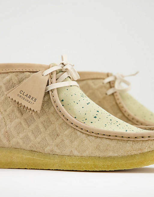 Wallabee Boots In Beige Suede