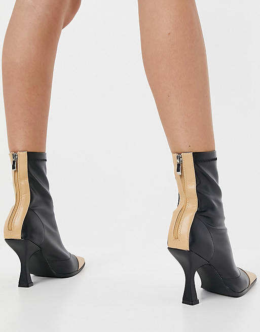 Cameo Contrast Panel Boots In Black And Camel