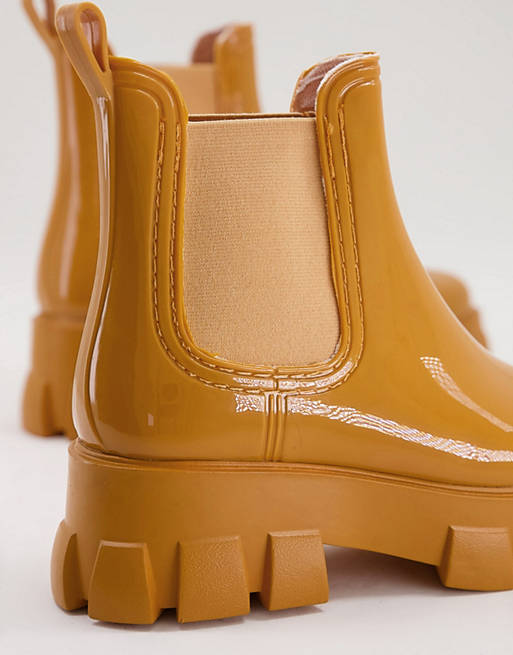 Giana Chunky Chelsea Rain Boots In Sand