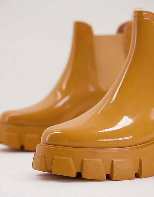 Giana Chunky Chelsea Rain Boots In Sand