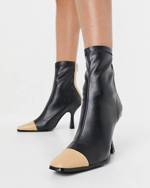 Cameo Contrast Panel Boots In Black And Camel