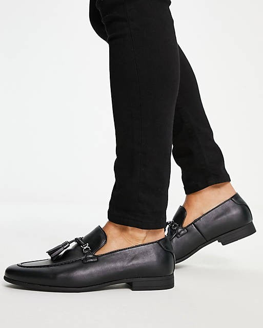 Loafers In Black Faux Leather With Tassel Detail