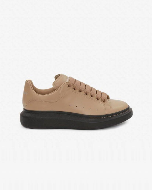 Men's Oversized Sneaker in Black/Beige