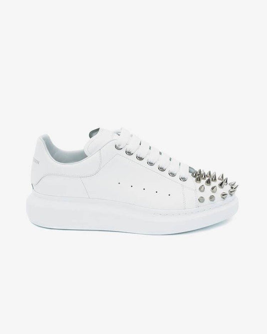 Men's Oversized Sneaker in White/silver