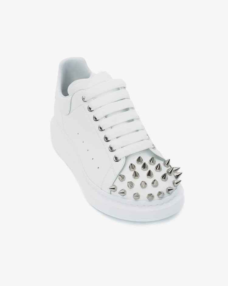 Men's Oversized Sneaker in White/silver