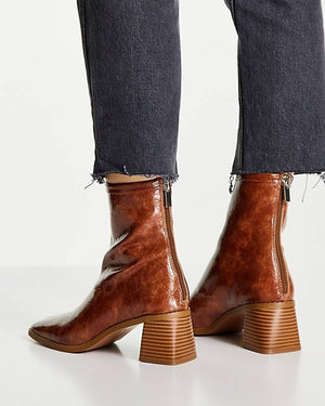 Raider Mid-Heel Ankle Boots In Tan