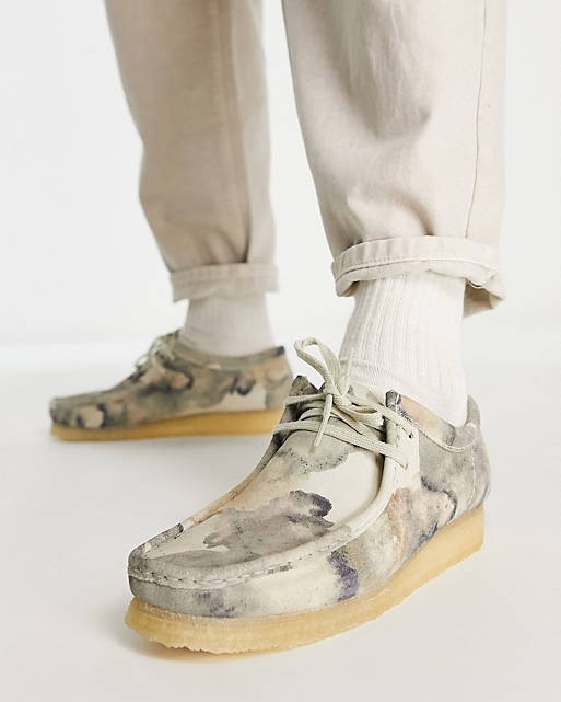 Shoes in Off White Camo
