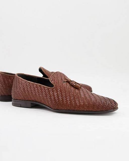 Tassel Loafer in Brown