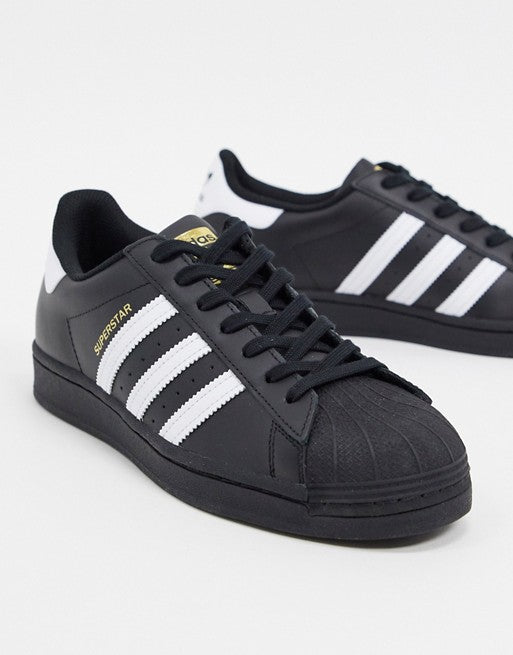 Superstar Trainers In Black