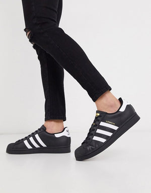 Superstar Trainers In Black